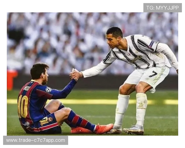 四大足球巨星同框合影尽显传奇风采 殊荣时刻记录永恒荣耀